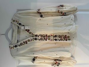 Anthropologie Vanessa Virginia White Top Embroidered Peasant Cottagecore Size M